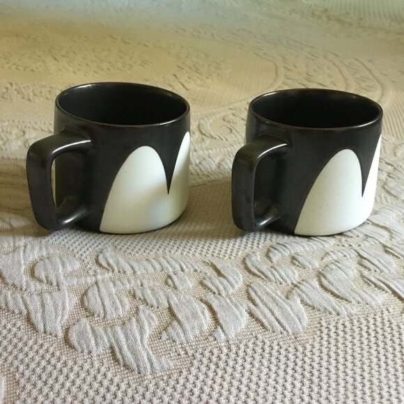 Two Orca Fin Black and White Wave Starbucks Mugs 2017 - Picture 5 of 11